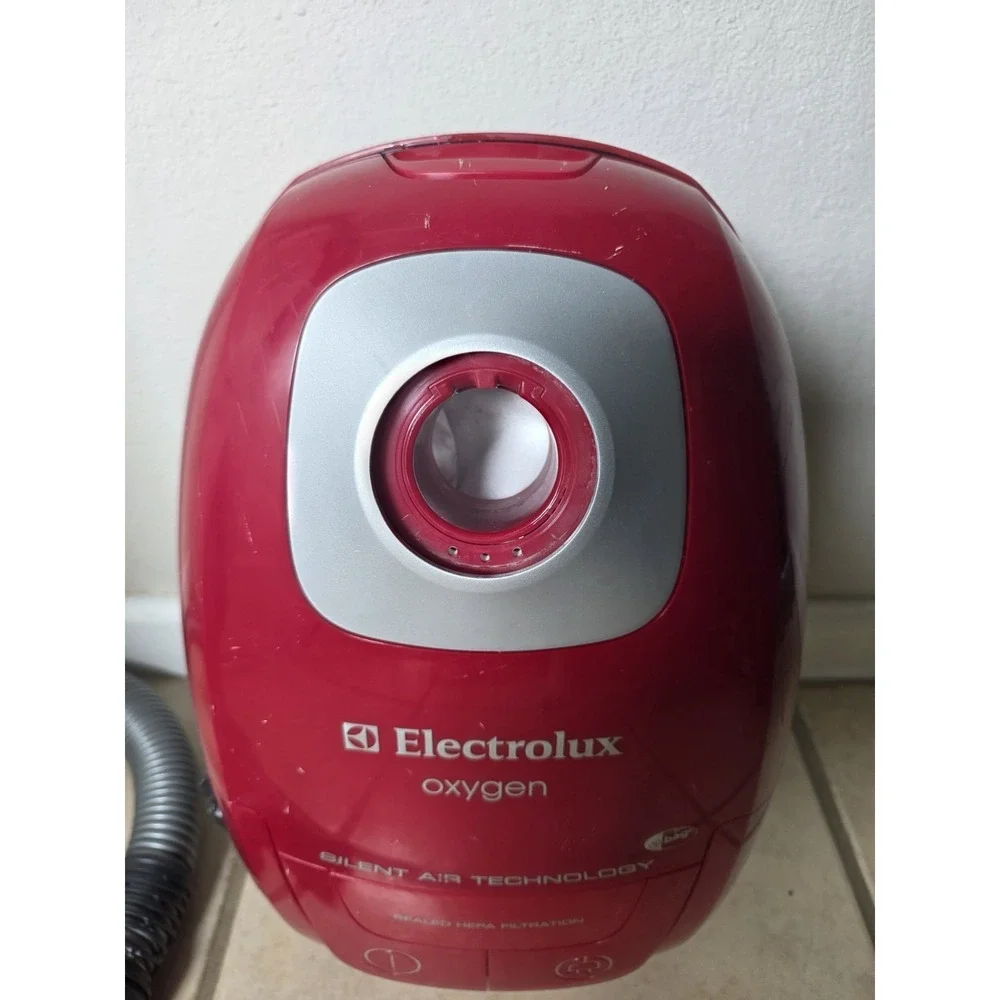 Electrolux Oxygen Cannister Vacuum With long Hose And Wide Brush!